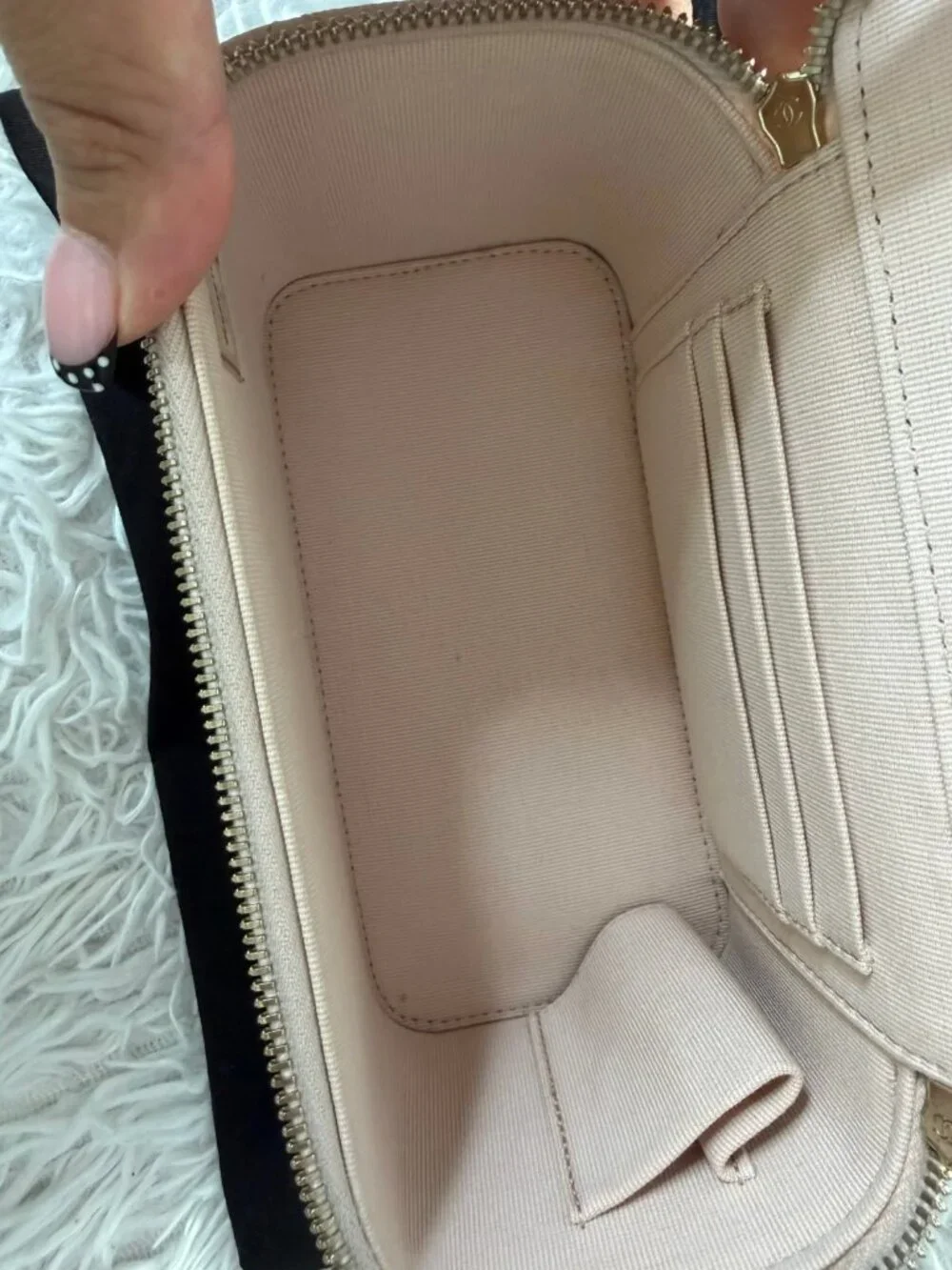 CHANEL 100% authentic
